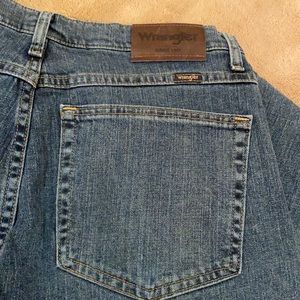 Men’s Wrangler Relaxed Fit jeans 32x32. EUC